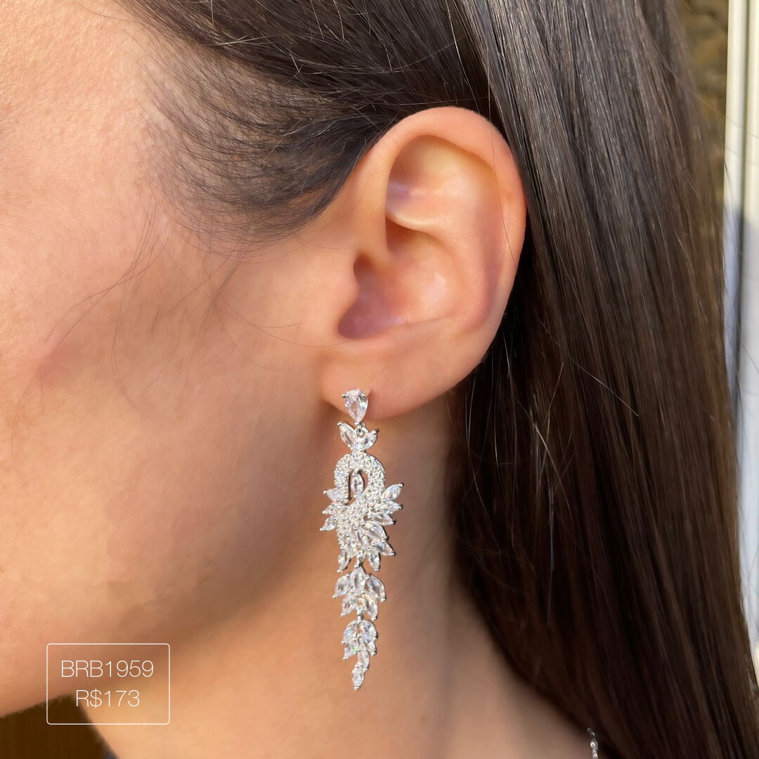 Brinco Festa Meio Coração Pendurado Navetes Cristal Prateado